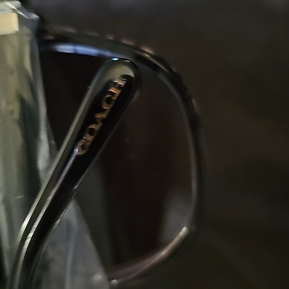 Coach sunglasses **NEW!** - Picture 6 of 9